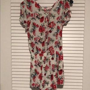Short sleeve floral romper